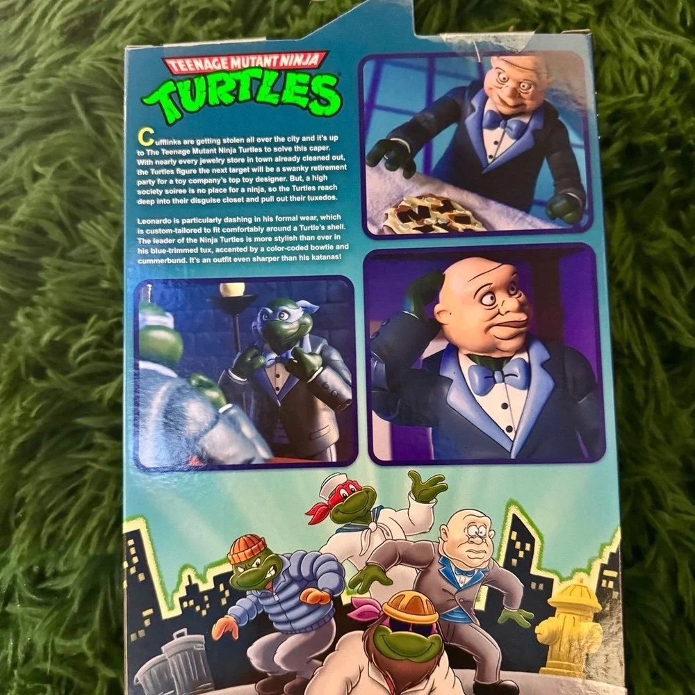 NECA TMNT Neighborhood Dudes: Tuxedo Leonardo Leo 7' Figure 2026